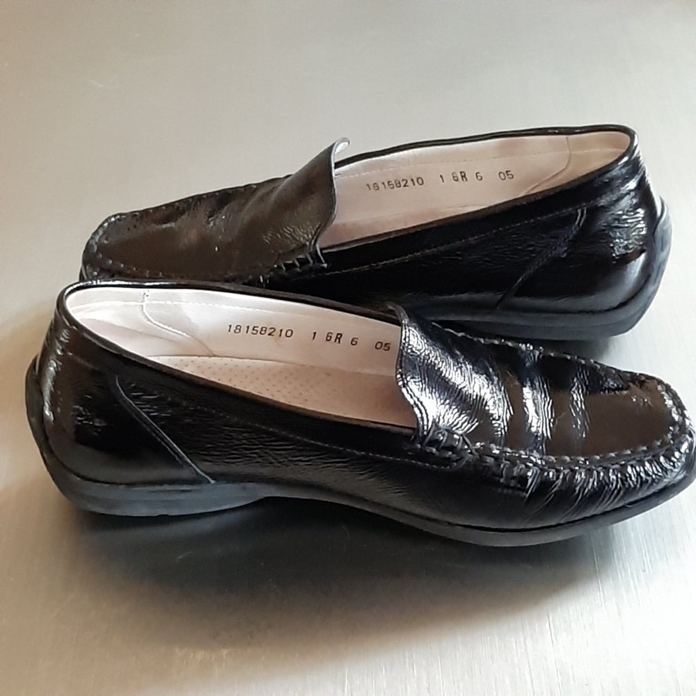 Waldlaufer black patent leather loafer or slip on shoe us size 8.5 EUC - Picture 2 of 8
